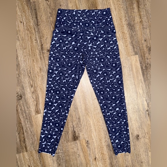OFFLINE by Aerie • High Waisted 7/8 Leggings - Picture 2 of 9